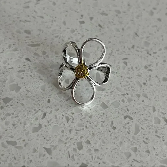 Vintage Bohemian Style Hollow Flower Open Adjustable Size Ring - Picture 5 of 8
